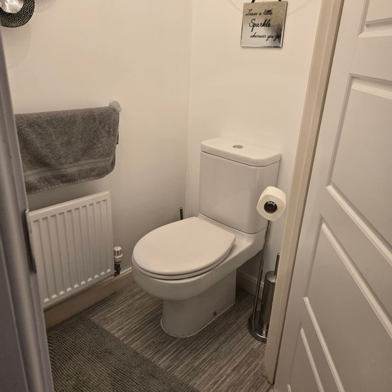 2 bed Semi-detached House in quiet village 