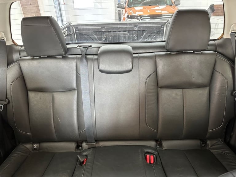 2016 Nissan Navara 2.3 dCi Tekna Pickup Double Cab 4dr Diesel Auto 4WD Euro 6 (190 ps) PICKUP Die...