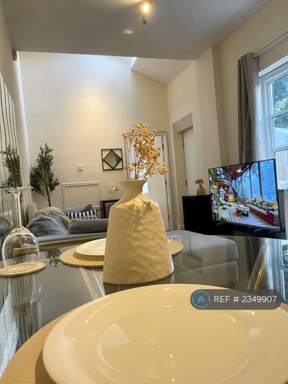 image for 2 bedroom flat in Oak Terrace, Liverpool, L7 (2 bed) (#2349907)