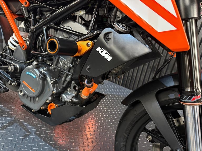 2020 KTM 125 Duke 125 Euro 4