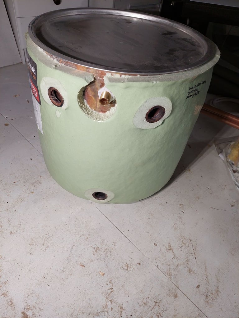 McDonalds Engineers 50 litre copper header tank c/w lid and ballvalve with copper float.