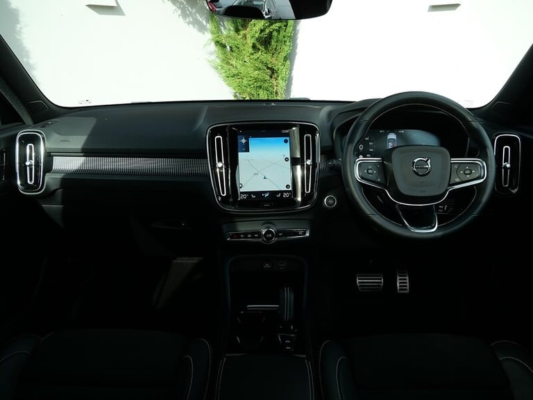 2020 Volvo XC40 1.5h T5 Twin Engine Recharge 10.7kWh R-Design Pro SUV 5dr Petrol Plug-in Hy SUV H...