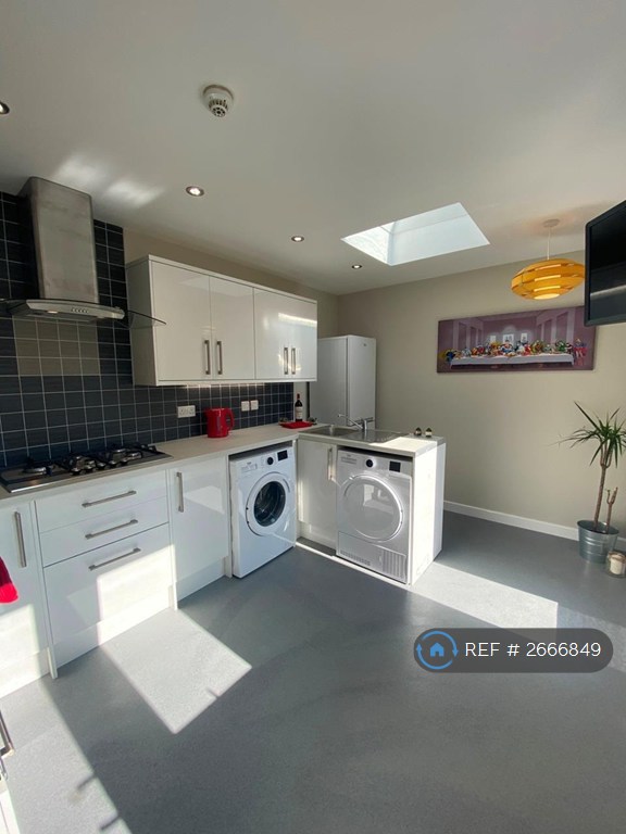 5 bedroom house in Gainsborough Road, Liverpool, L15 (5 bed) (#2666849)