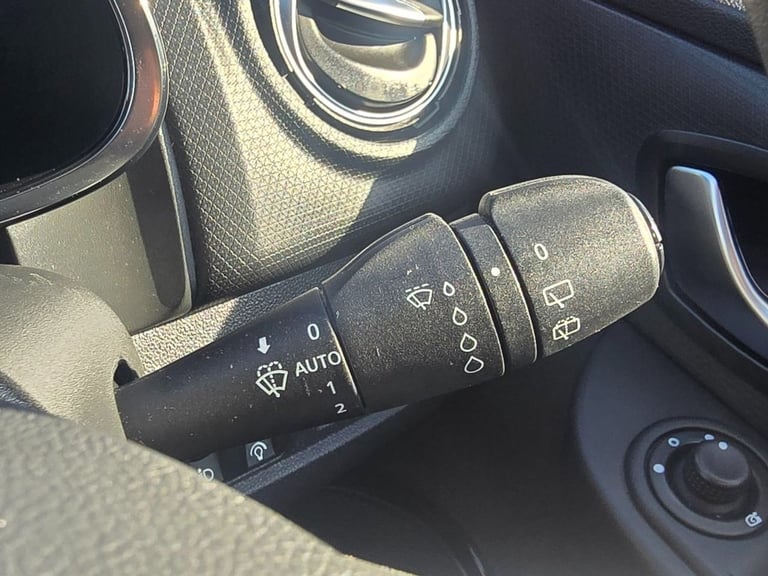 2016 Renault Clio 1.5 dCi Dynamique S Nav Hatchback 5dr Diesel Manual Euro 6 (s/s) (90 ps) Hatchb...