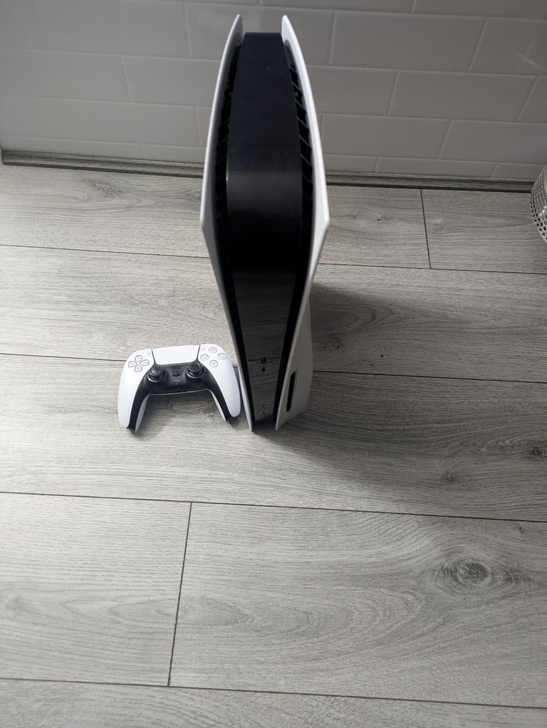 PS5 DISC EDITION & CONTROLLER 