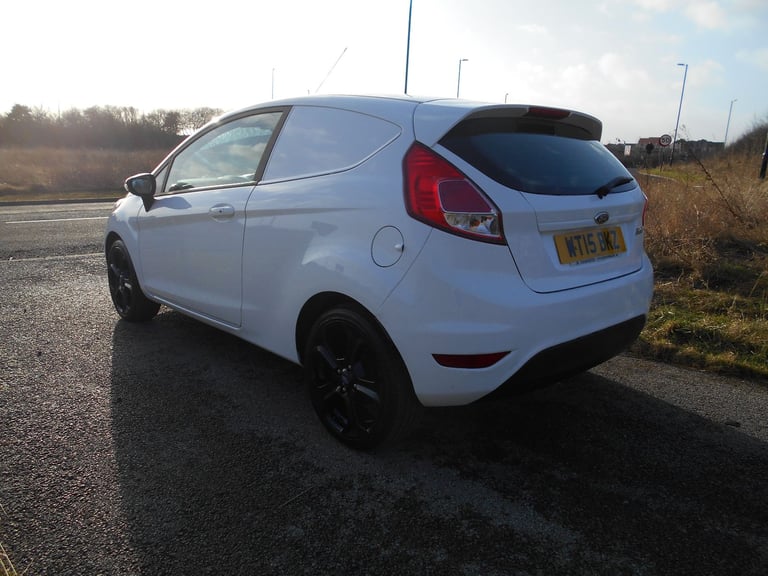 FORD FIESTA TDCI DIESEL VAN BRILLIANT WHITE 2015 READY FOR WORK BARGAIN £2695 *LOOK* PX/DELIVERY