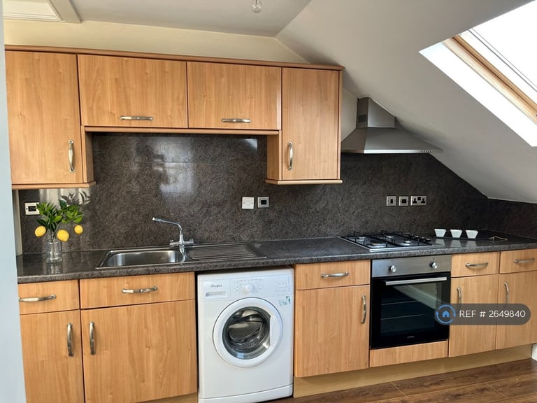 1 bedroom flat in Azalea Terrace North, Sunderland, SR2 (1 bed) (#2649840)