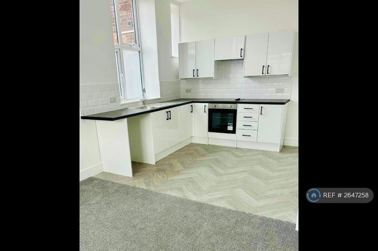 2 bedroom flat in Coates Road, Gosport, PO12 (2 bed) (#2647258)