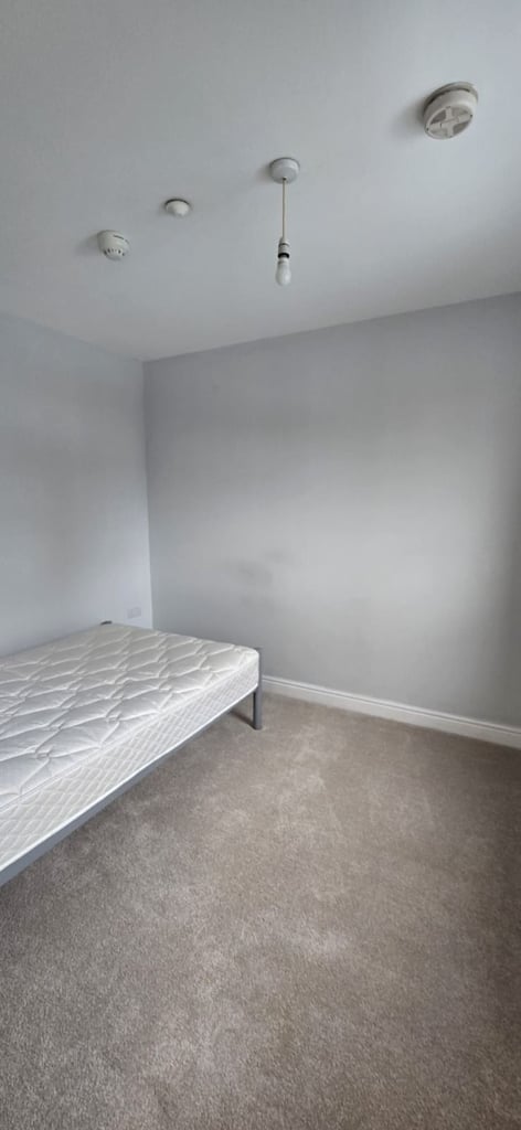 1 Bed Flat – Newly Refurbished | £1,600 PCM (Bills Included, Excluding Council Tax)