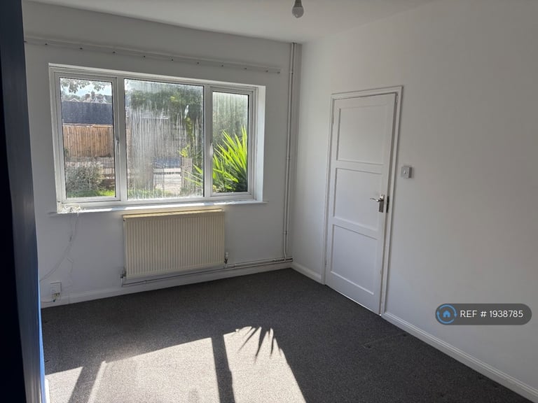 3 bedroom house in Harold Avenue, Westgate-On-Sea, CT8 (3 bed) (#1938785)