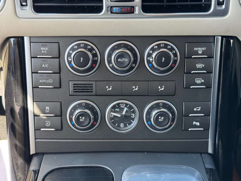 2012 Land Rover Range Rover 4.4 Range Rover Vogue SE TDV8 Automatic 4WD 5dr - NATIONAL DELIVERY* ...