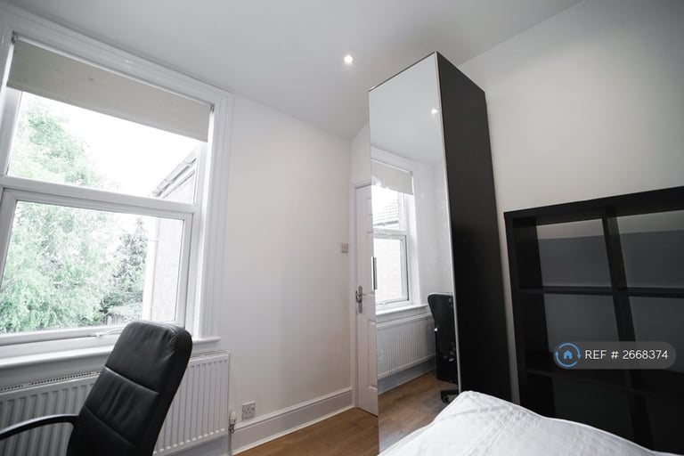 4 bedroom house in Hitchman Road, Leamington Spa, CV31 (4 bed) (#2668374)