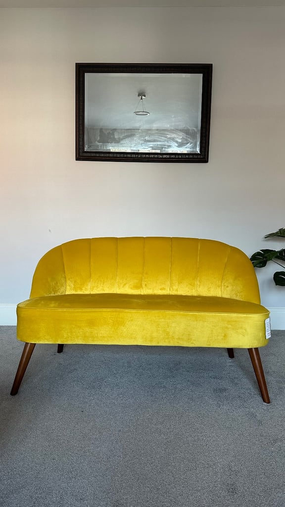 2 seater sofa / Hoi 2 Seater Velvet Cocktail Sofa