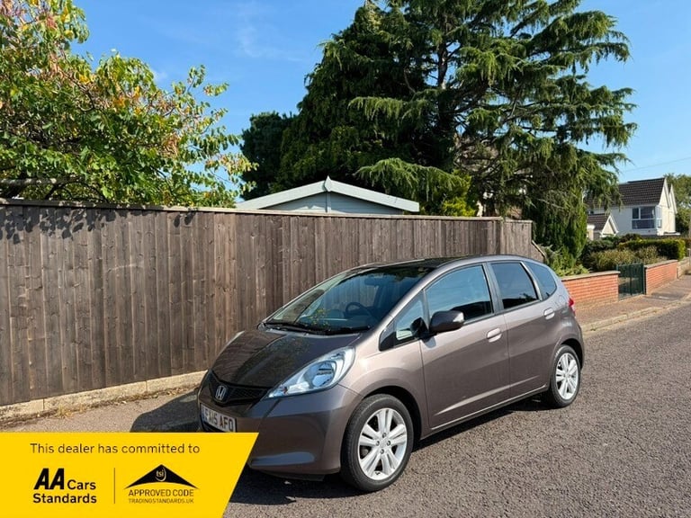 image for 2015 Honda Jazz 1.4 i-VTEC ES Plus 5dr CVT HATCHBACK Petrol Automatic