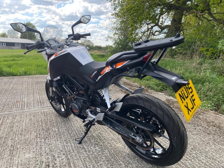 KTM 200 DUKE ABS, 2015, 6,760 MILES, LOVELY LIGHTWEIGHT MACHINE.