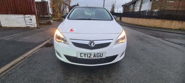 Vauxhall, ASTRA, Hatchback, 2012, Manual, 1686 (cc), 5 doors