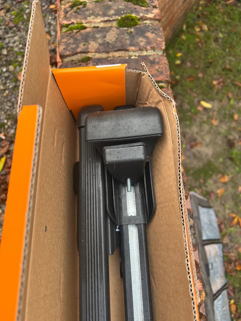 Halfords roof bars 