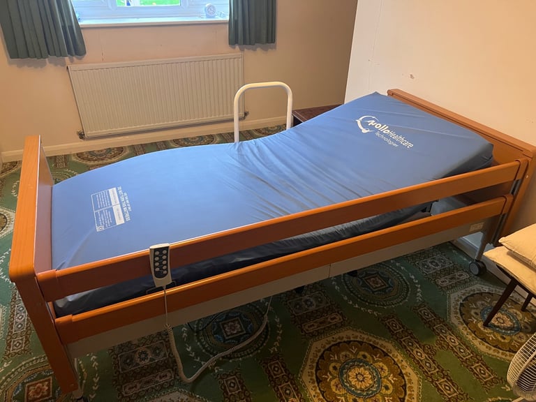 Adjustable bed 