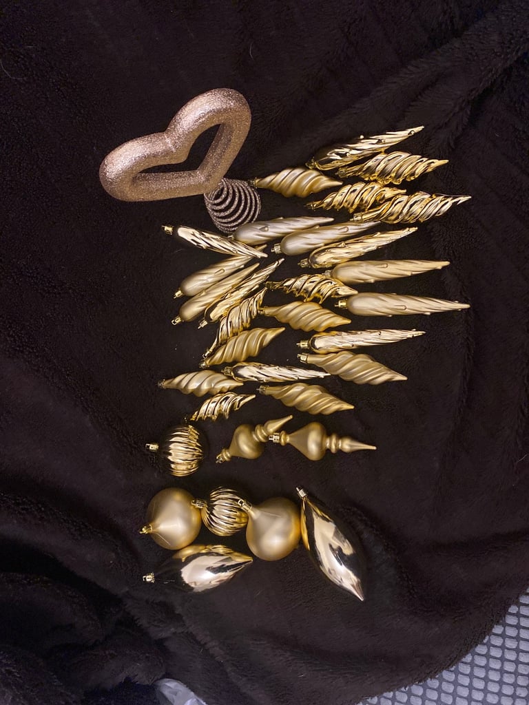 Xmas gold baubles 