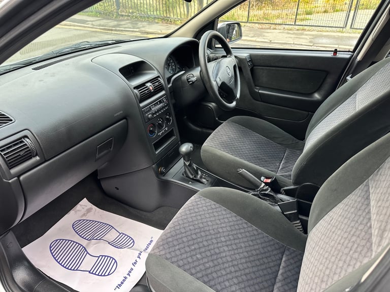 2002 Vauxhall Astra 1.6i Club 5dr Automatic- just 43k miles HATCHBACK Petrol Automatic