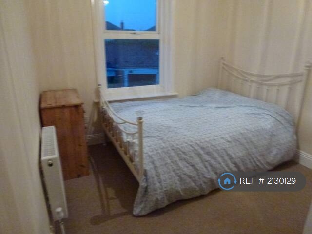 5 bedroom house in Shelbourne Road, Bournemouth, BH8 (5 bed) (#2130129)