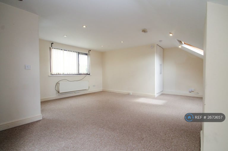 3 bedroom house in Carr Hill Grove, Calverley, Pudsey, LS28 (3 bed) (#2673657)