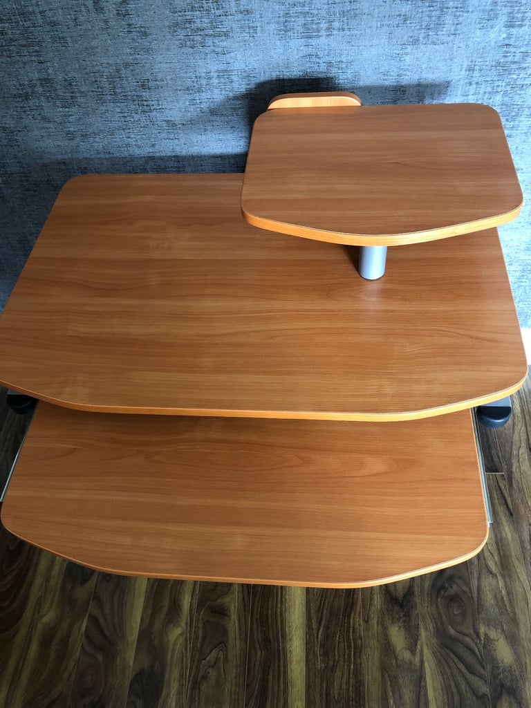 Computer desk