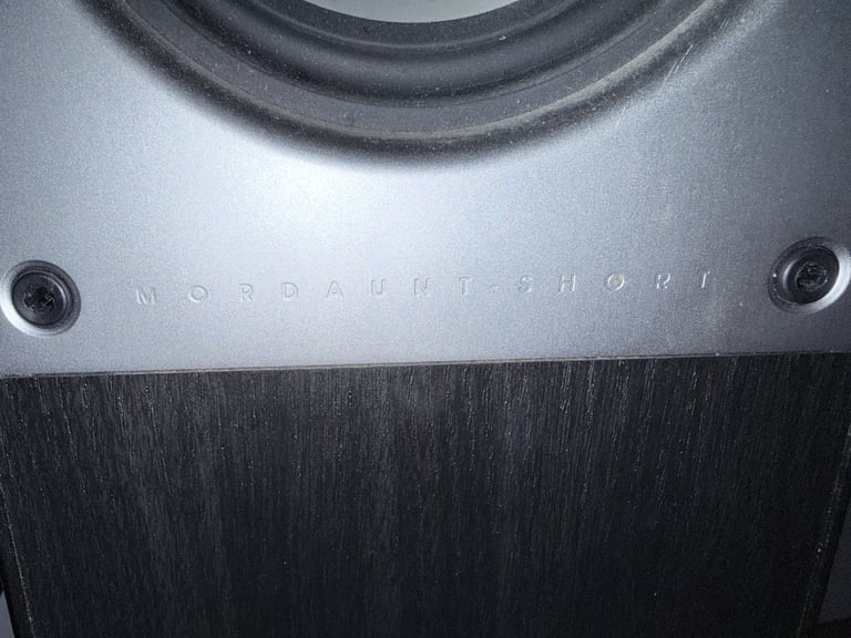 Amplifier/CD receiver MARANTZ M-CR502 with floor speakers 