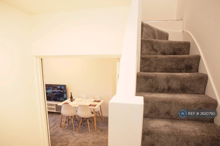 2 bedroom flat in Bicester Road, Kidlington, OX5 (2 bed) (#2620793)