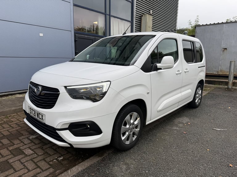 image for 2021 Vauxhall Combo Life 1.2 Turbo 130 SE 5dr Auto MPV Automatic