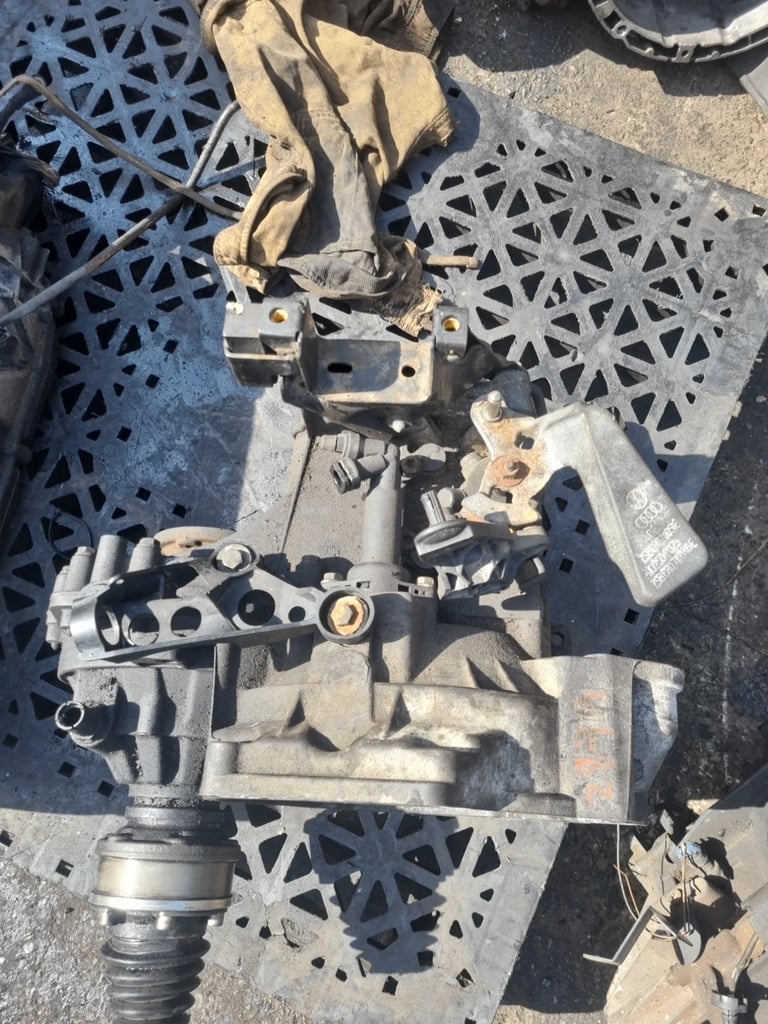 image for  VW POLO 2010 1.6 DIESEL 5 SPEED MANUAL GEARBOX FOR SALE 
