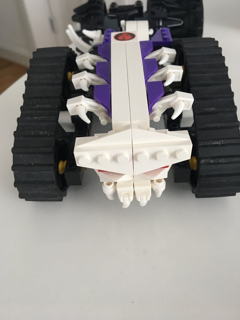 LEGO Ninjago 2263 with Jay , Cole & Frakjaw Figures from 2011 (INCOMPLETE)