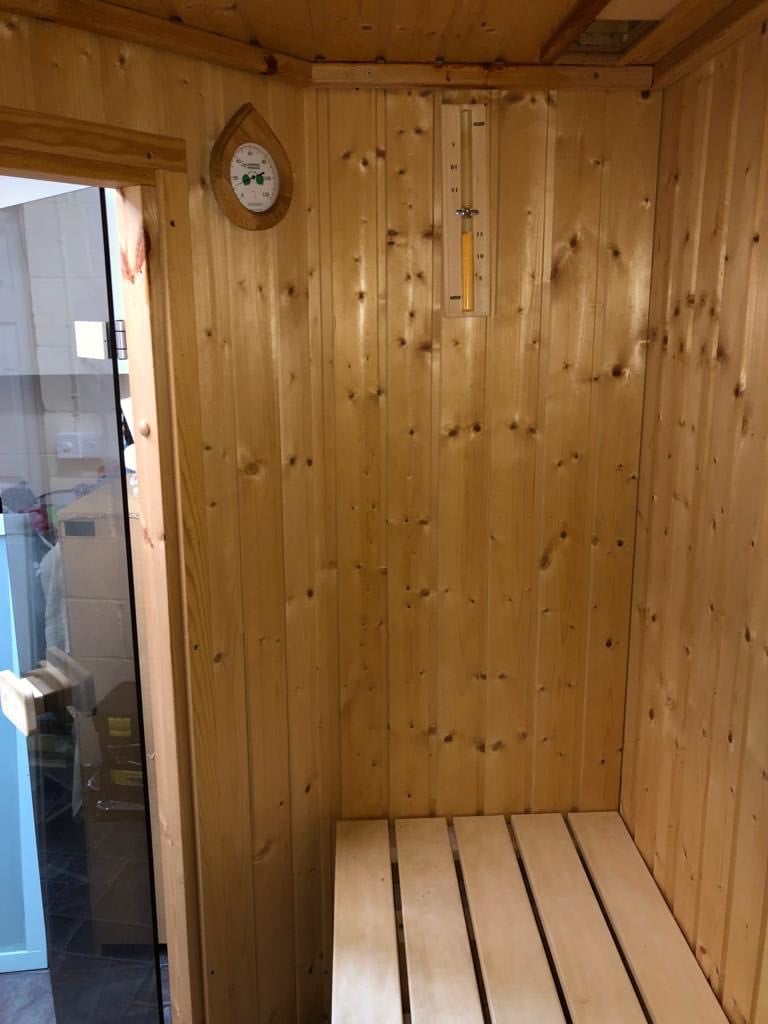 Finnsauna Wooden Indoor Sauna