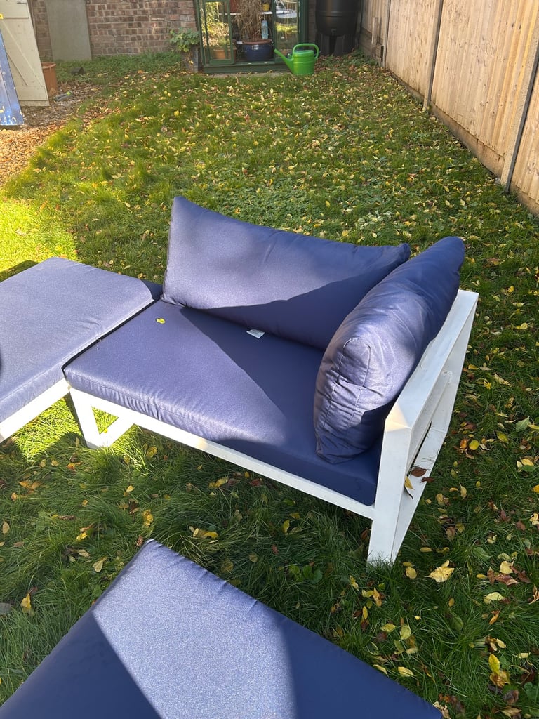 Garden Sofa and Table set 