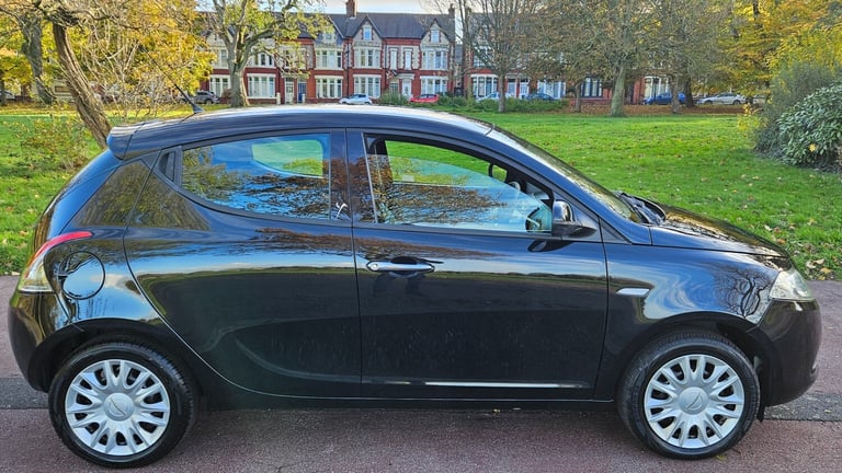 2013 Chrysler Ypsilon 1.2 S 5dr HATCHBACK Petrol Manual