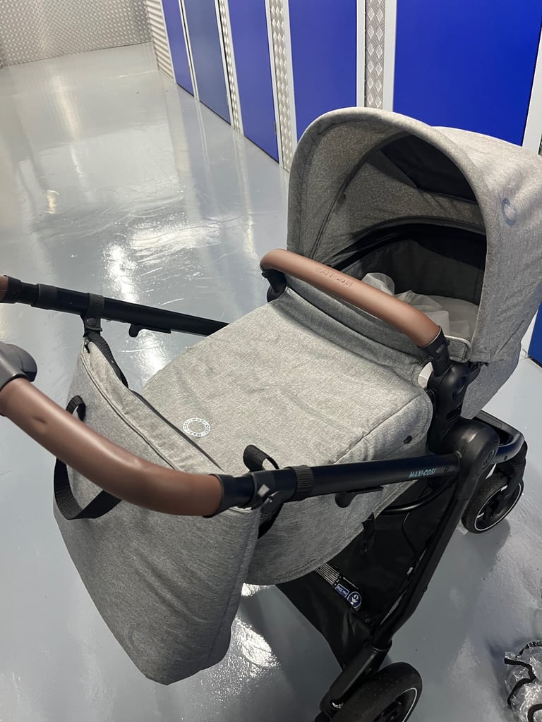 Maxi cosi travel system pram pushchair car seat 