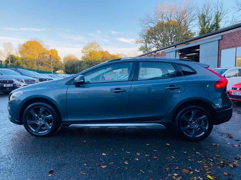 2013 Volvo V40 Cross Country 1.6 D2 Lux Nav Hatchback 5dr Diesel Manual Euro 5