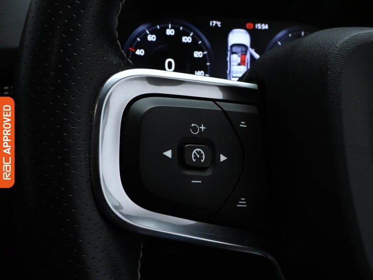 2019 Volvo XC40 2.0 D4 R-Design SUV 5dr Diesel Auto AWD Euro 6 (s/s) (190 ps) SUV DIESEL Automatic