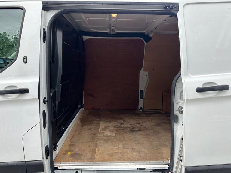 FORD TRANSIT CUSTOM 2.0 Transit Custom Leader Van 320 L2 2.0L EcoBlue 130PS FWD