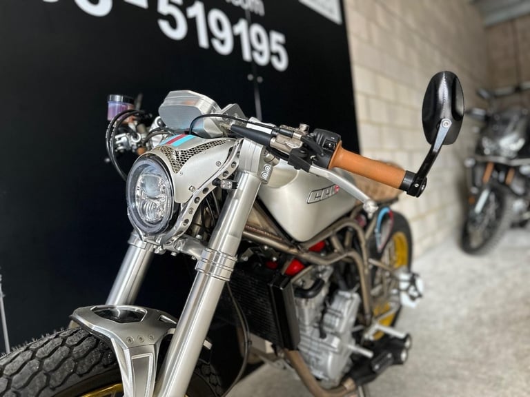 STUNNING LOW MILEAGE 2019/69 CCM SPITFIRE MOTORCYCLE 