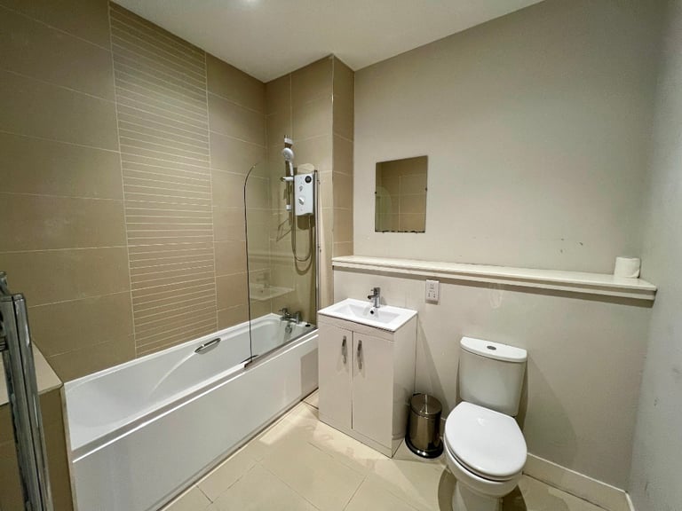 5 bedroom flat in Thirlestane Road, Marchmont, Edinburgh, EH9 1AS