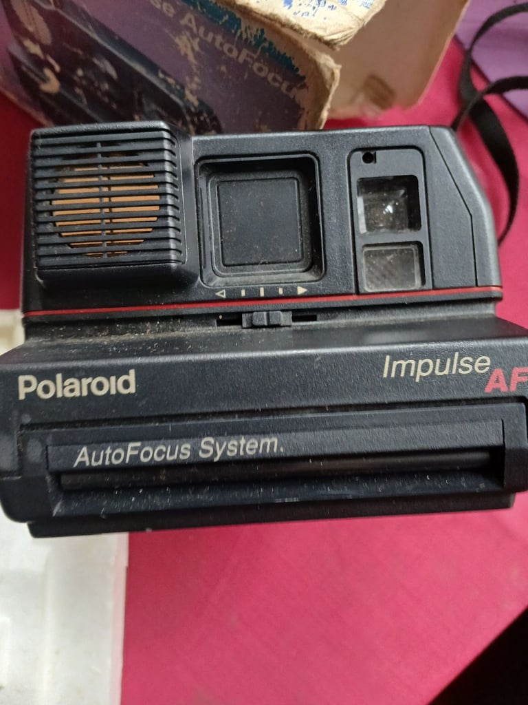 Polaroid autofocus canera