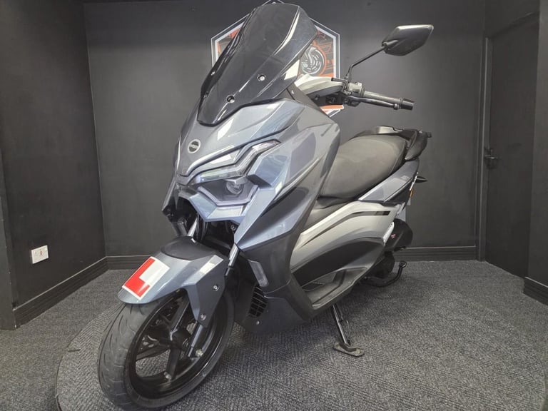 2025 MGB Amax in grey, one mature owner machine