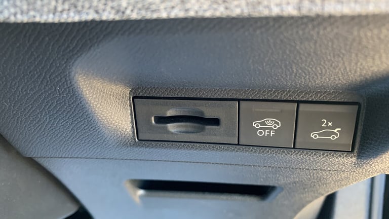 2024 Peugeot 3008 1.2 HYBRID GT SUV 5dr Petrol Hybrid e-DSC6 Euro 6 (s/s) (136 ps) SUV Hybrid Aut...