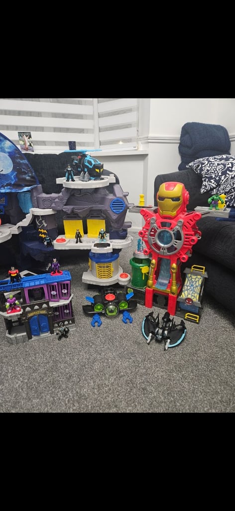 Childrens Imaginext/Marvel Play sets 