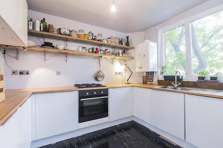   🏚️  BRIGHT AND COZY DOUBLE ROOM IN MILE END  💫