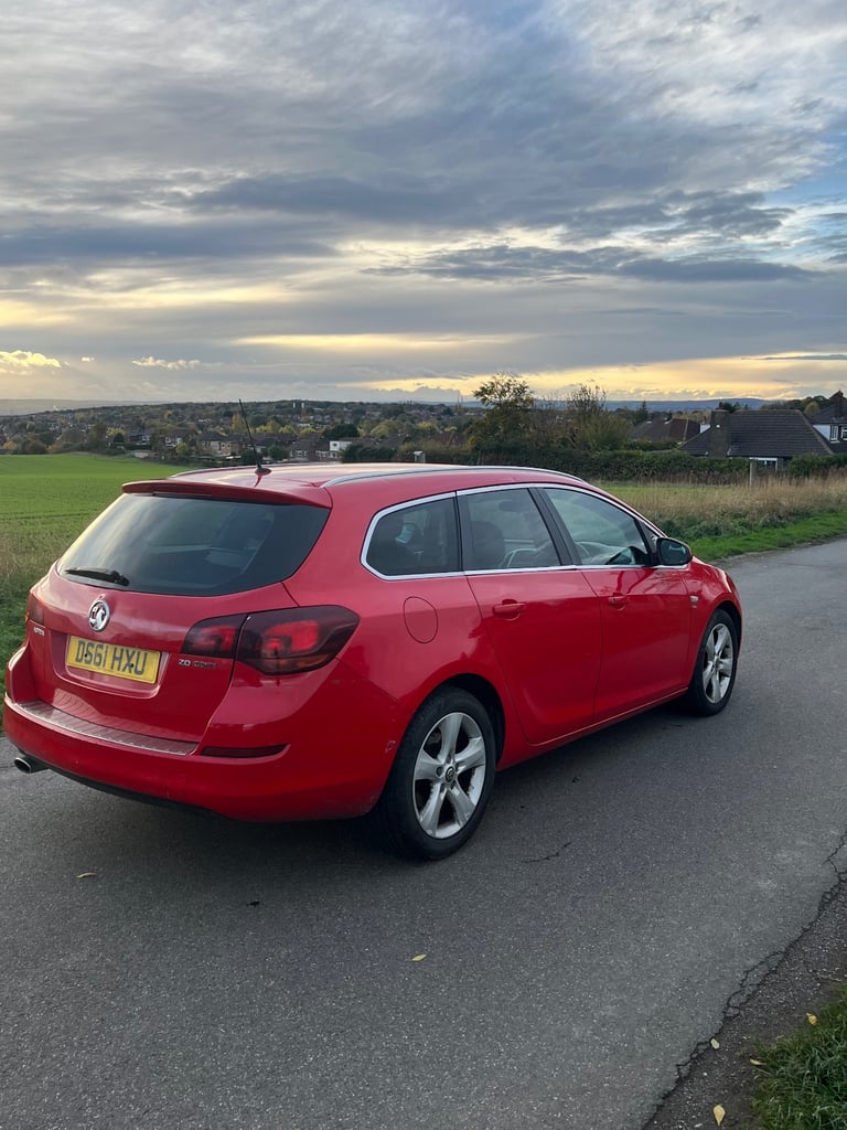 Vauxhall, ASTRA, Estate, 2011, Manual, 1956 (cc),5 doors - Image 7