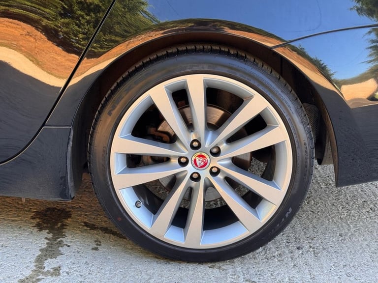 2019 Jaguar XJ 3.0d V6 XJ50 Saloon 4dr Diesel Auto Euro 6 (s/s) (300 ps) Saloon Diesel Automatic