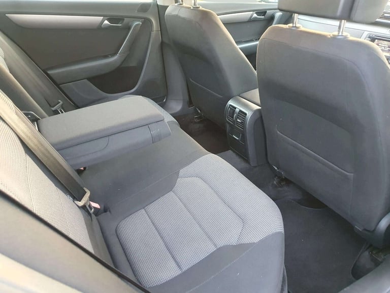 2013 Volkswagen Passat 1.6 TDI Bluemotion Tech Highline 4dr SALOON Diesel Manual