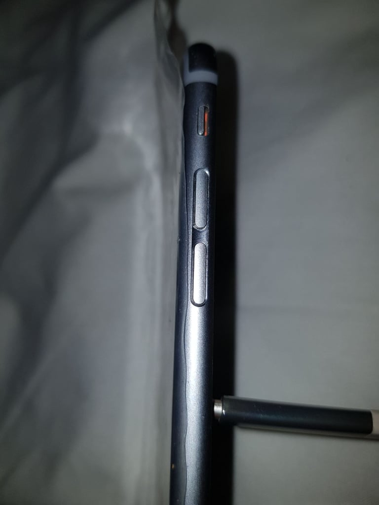 iPhone 6s new with no screen 